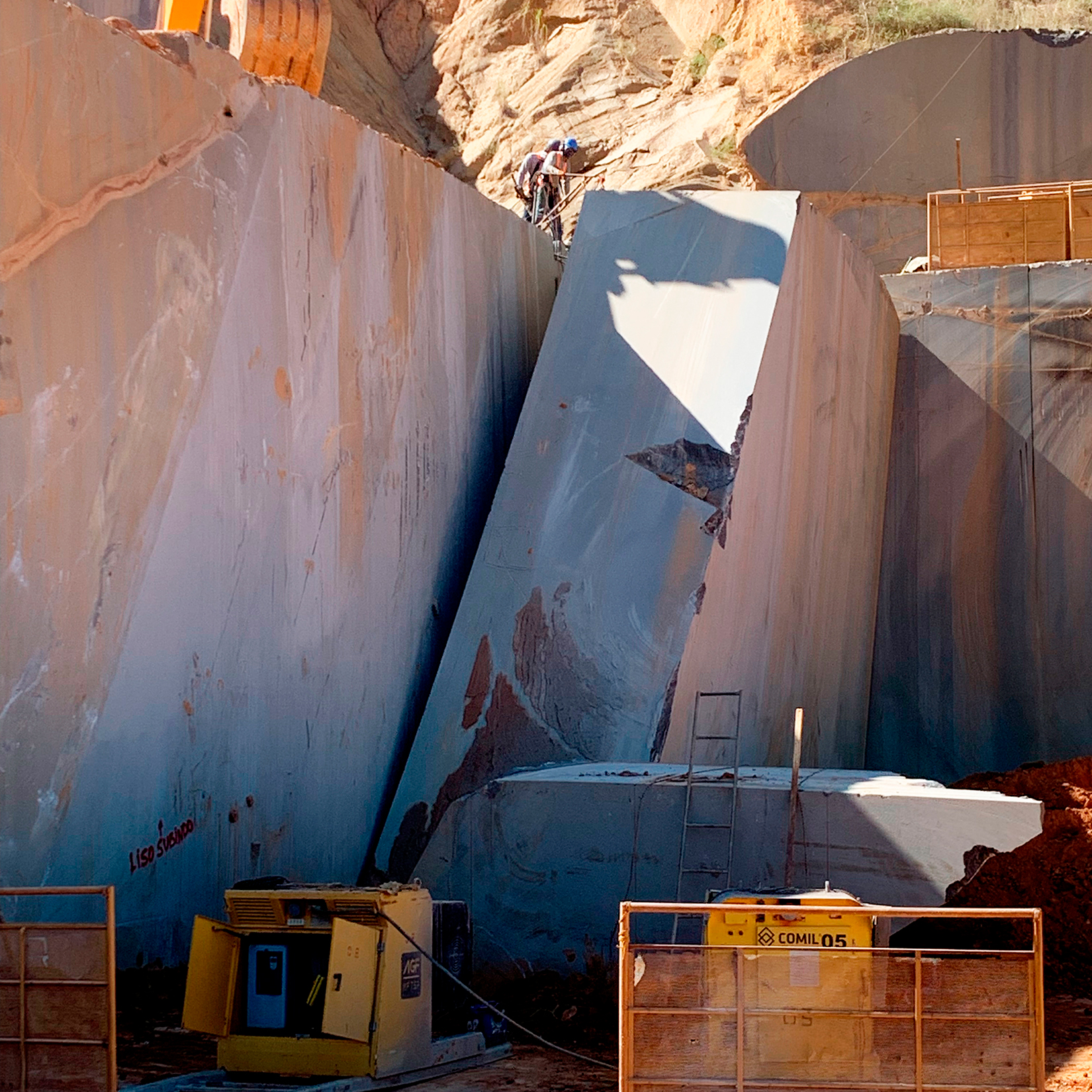 Own Quarry Preto São Benedito