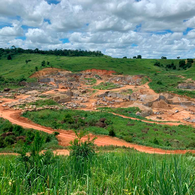 Own Quarry Preto São Benedito